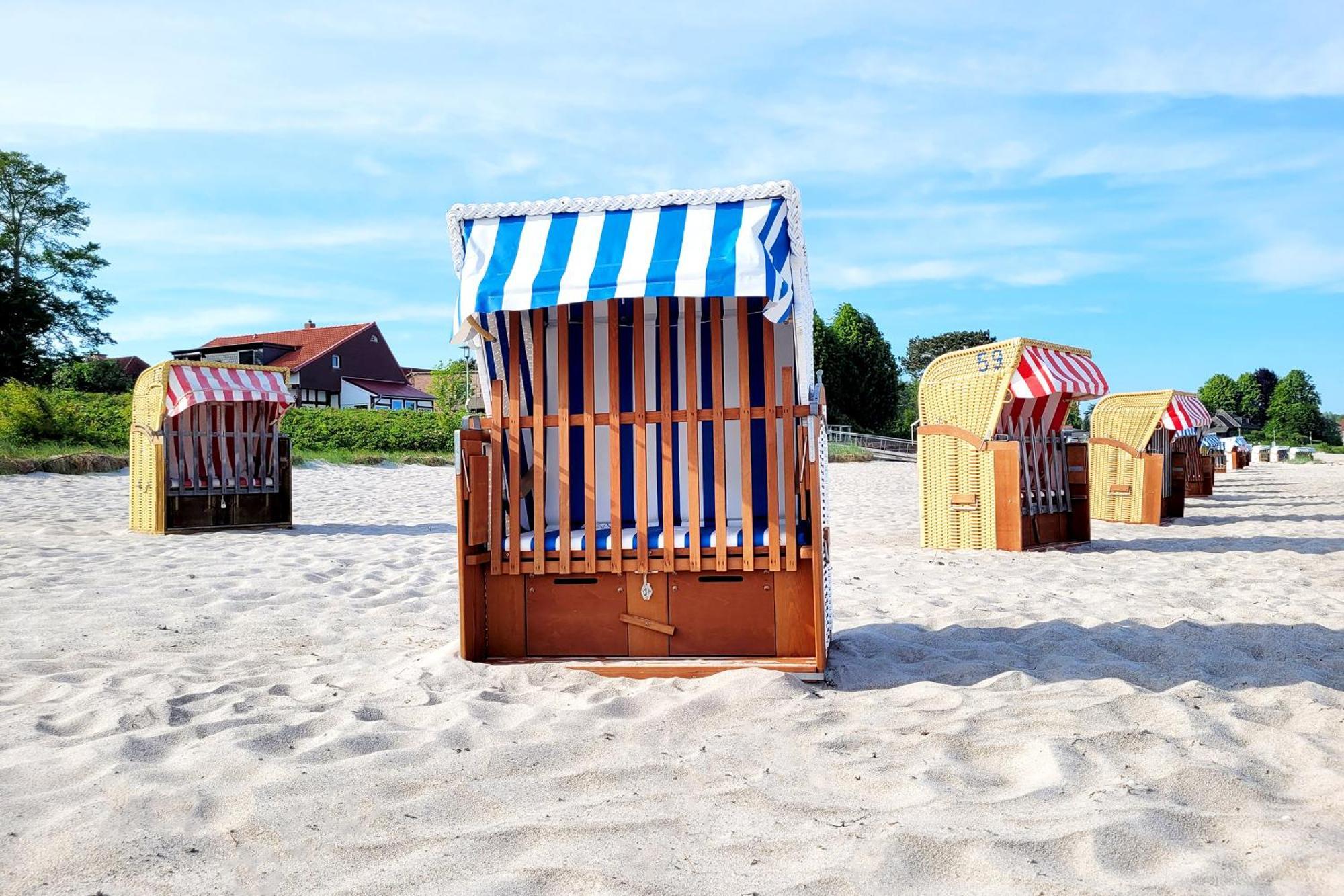 Hochwertige Ferienwohnung Mit Sonnenterrasse & Gartenblick, Nur Wenige Gehminuten Zum Strand シャルボイツ エクステリア 写真