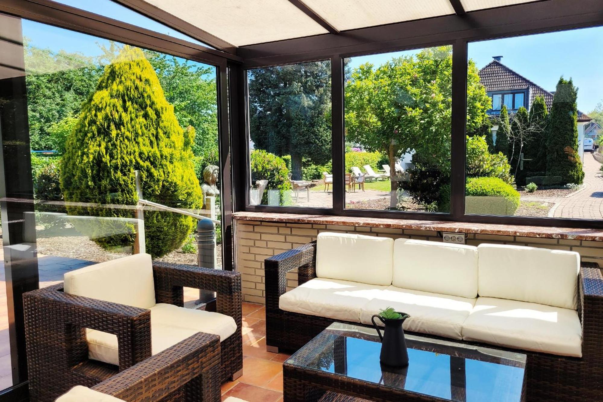 Hochwertige Ferienwohnung Mit Sonnenterrasse & Gartenblick, Nur Wenige Gehminuten Zum Strand シャルボイツ エクステリア 写真