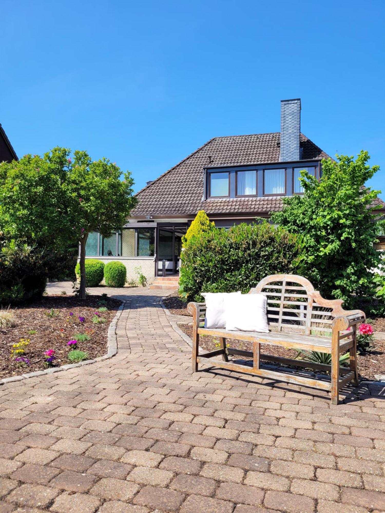 Hochwertige Ferienwohnung Mit Sonnenterrasse & Gartenblick, Nur Wenige Gehminuten Zum Strand シャルボイツ エクステリア 写真